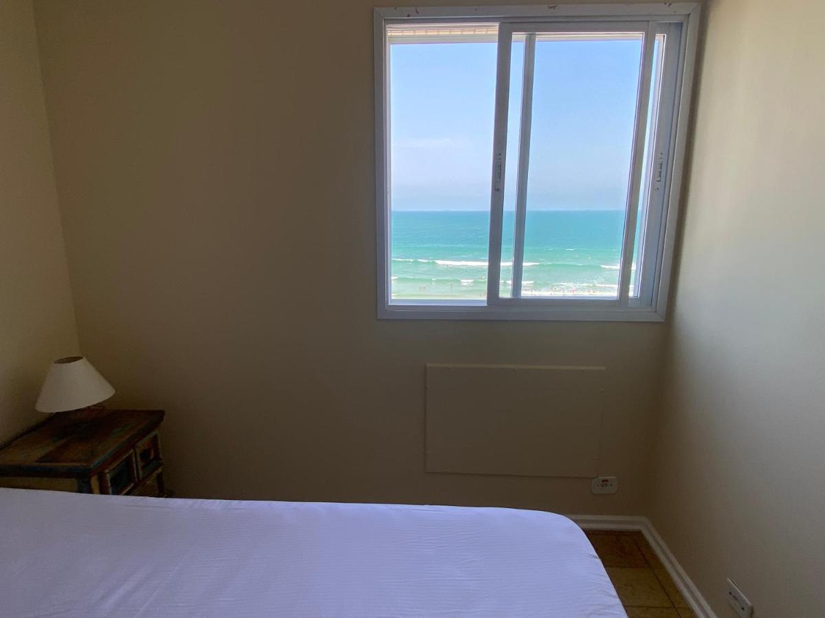 Appartamento Guaruja Pe Na Areia Esterno foto